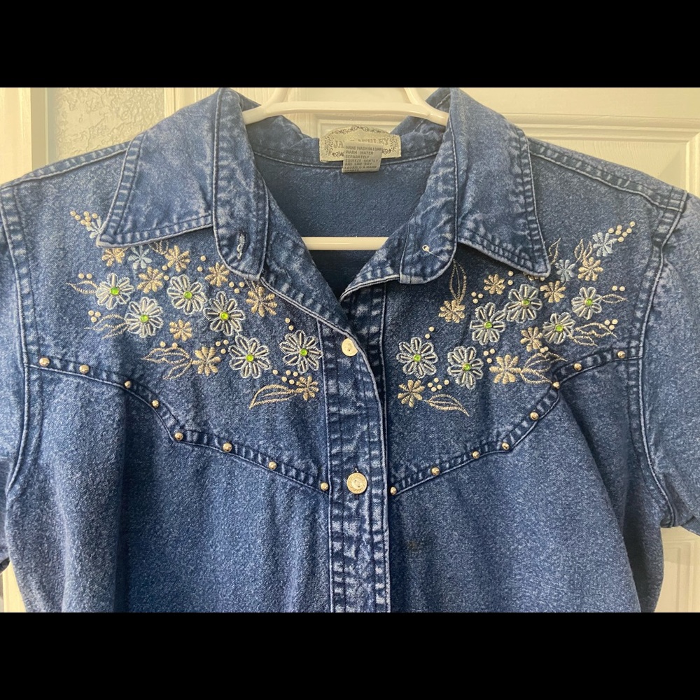 Vintage Western Denim dress. Does have two pockets along the waist.